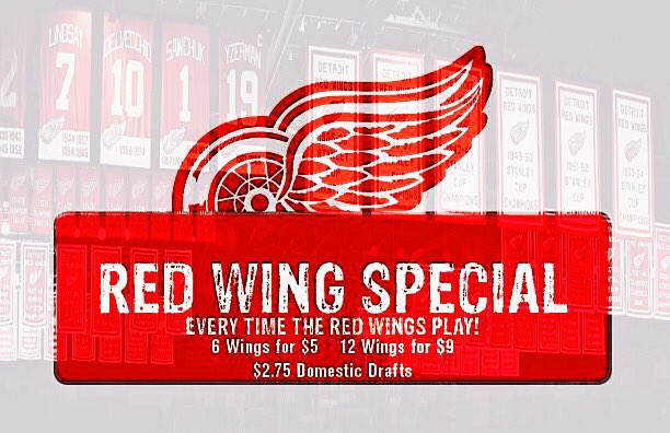 FieldHouse517's tweet photo. Wings &amp; Beer>Black Friday. @DetroitRedWings &amp; @DetroitPistons on now! #FieldHouse517 https://t.co/56LLqrZUFU