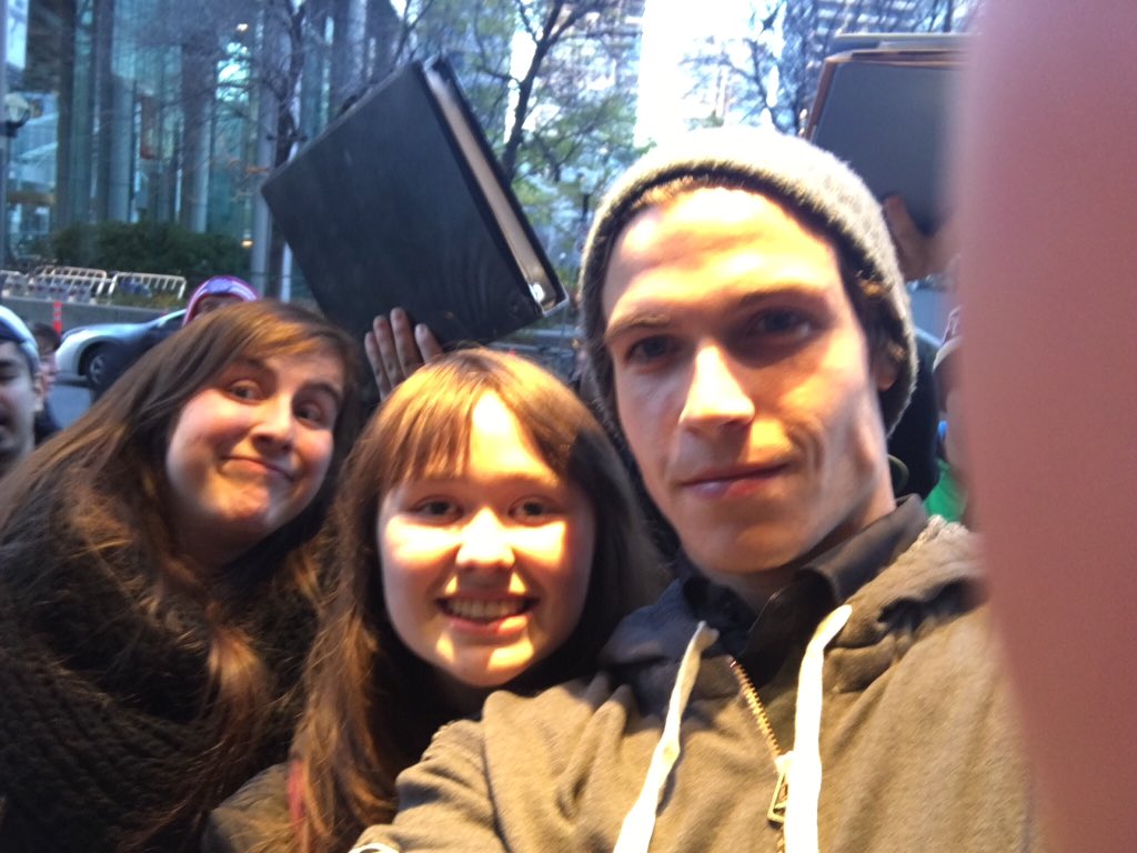 Happy birthday to this total babe, Beau Bennett.   