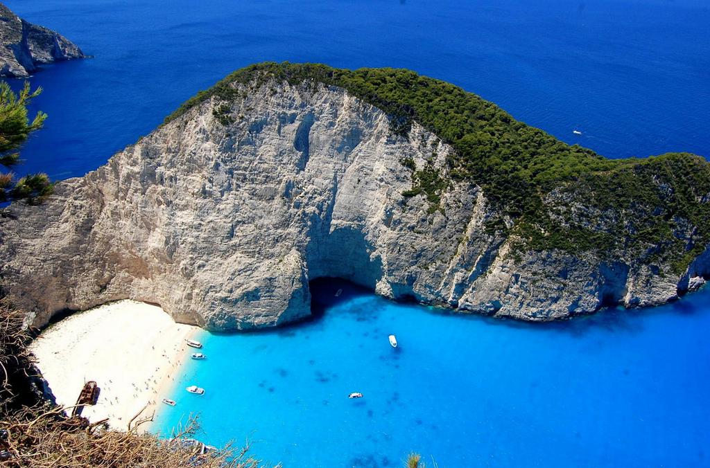 TravelOverdose's tweet photo. Navagio Beach, Zakynthos, Greece. https://t.co/k5fZ9DNmws