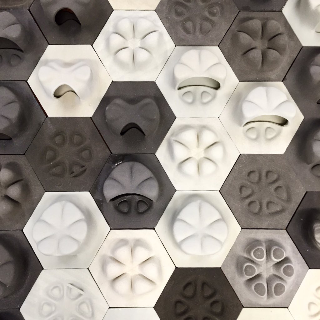haeccitystudio's tweet photo. Hex tile #notceramic #3dprinting #ucberkeley #architecture #archinerd #archilovers @rrael #fablab #SanFrancisco https://t.co/mD9F3G4Pye