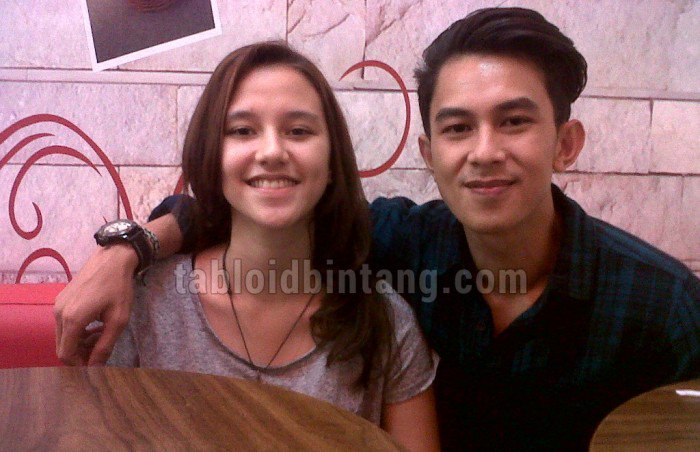 Dahlia Poland Mengakui Sudah Menikah dengan Fandy Christian tabloidbintang.com/articles/berit…