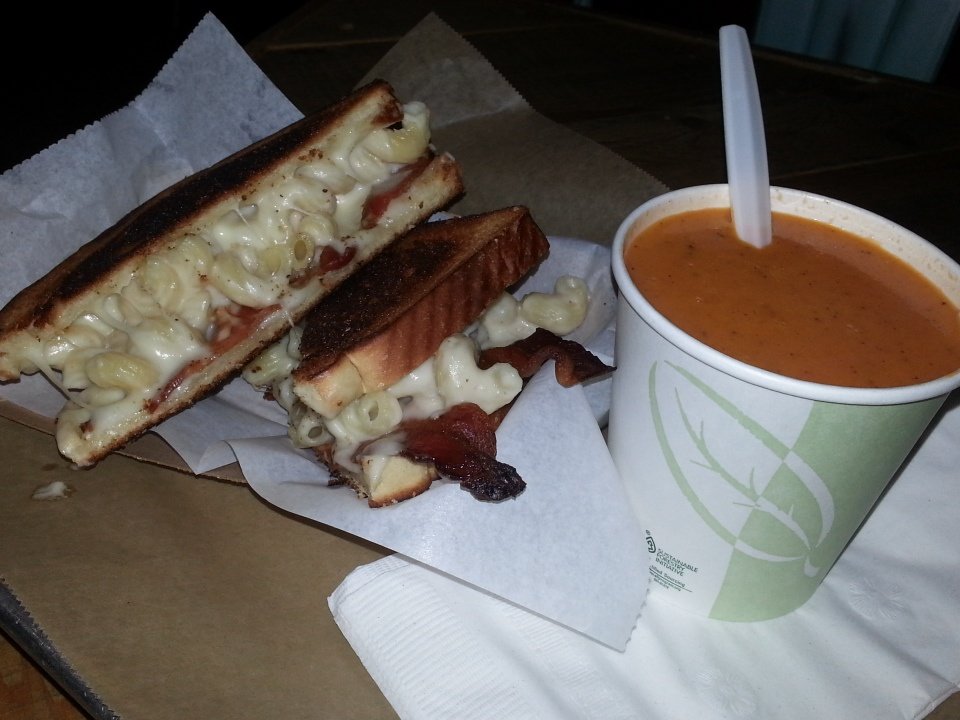 RubenRos's tweet photo. Mackin' Melt and tomato soup @MsCheezious. Yum! #cheezylove https://t.co/UJ68JBgSSv