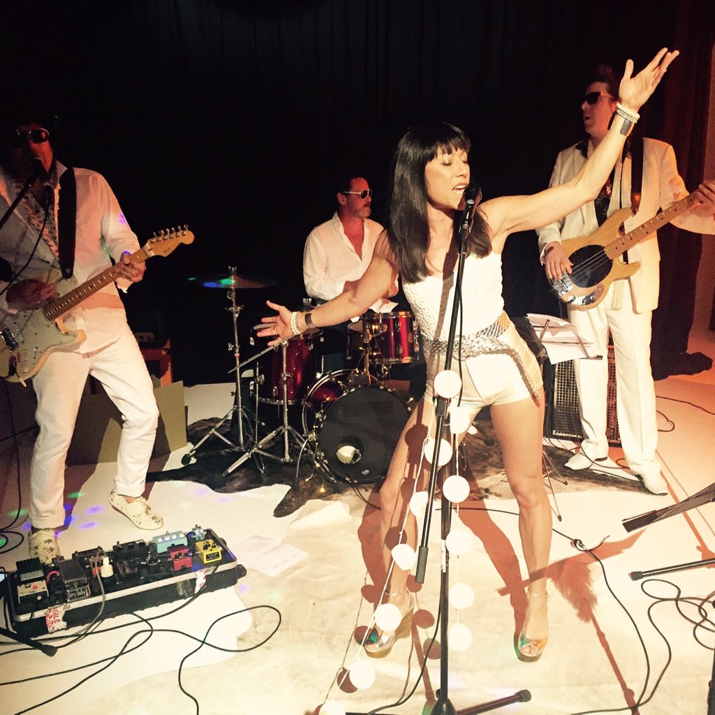 The Funky Bits smashing out 70s funk and rock to bring on Xmas. #RipeStudios #thewhatishipsters #merrymerry