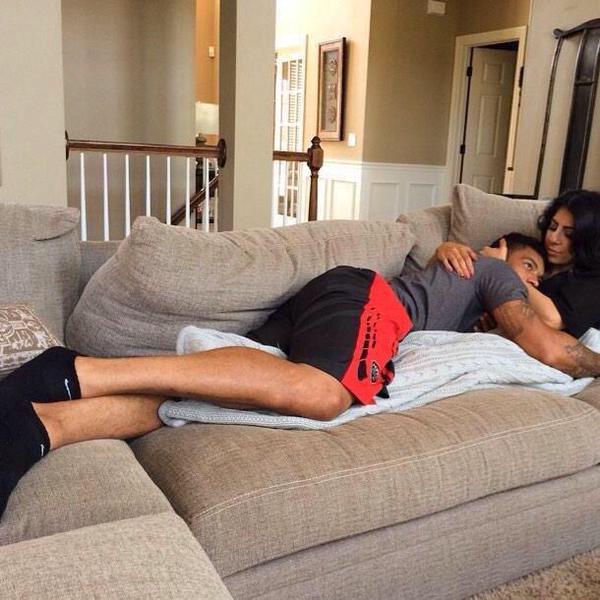 GorgeousDiior's tweet photo. idc how grown you are, being held like this makes you feel so good on the inside https://t.co/ZPghKcUabq