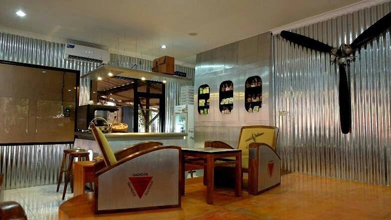 Nikmati sajian istimewa @Cinema_Bakery dg suasana dunia pnerbangan seru di komp. kampus STTKD jl. Paris KM 4,5