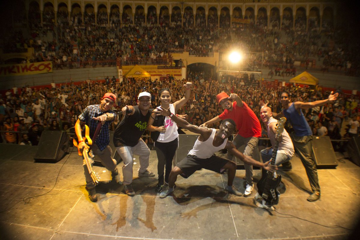 Esto fue parte de la buena vibra que os regalo el publico de Maracay el viernes 20/11/2015 en el festival OTRO BETA