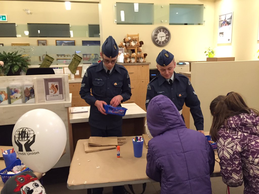 902air's tweet photo. 902 Cadets are at the festival of lights helping little Summerlanders with arts and crafts. #CommunityService https://t.co/lRH1yBwUjT