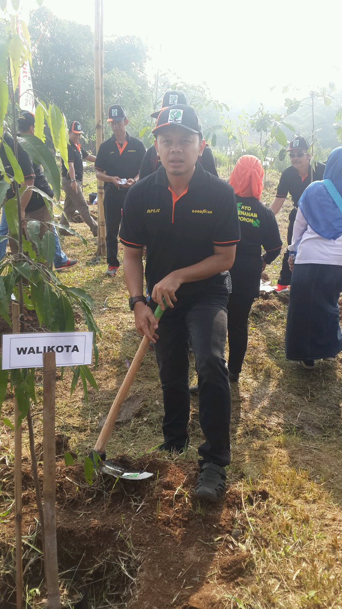 s_harjo's tweet photo. @BPLHKotaBogor @bplmari hijaukan kota bogor https://t.co/5f4GzBRwJ7