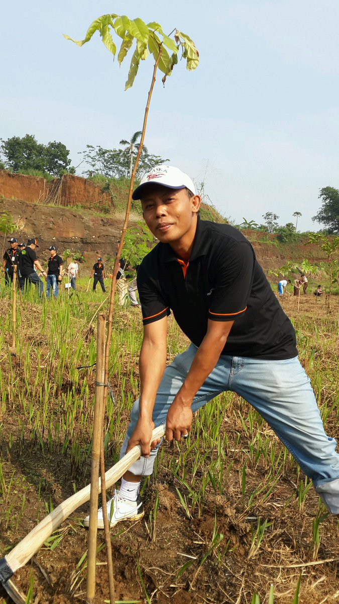 s_harjo's tweet photo. @BPLHKotaBogor mari menanam pohon demi bogor yg lebih hijau berseri https://t.co/1uxSi5ooHT