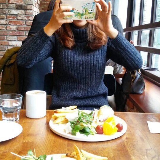 CoffeeBrue's tweet photo. New #Coffee Instagram by @hana_0070 #brunch at #simplesip with yoon💕
Thanks for coming here for meeting me ��� Healin… https://t.co/VHSe1bnuB4