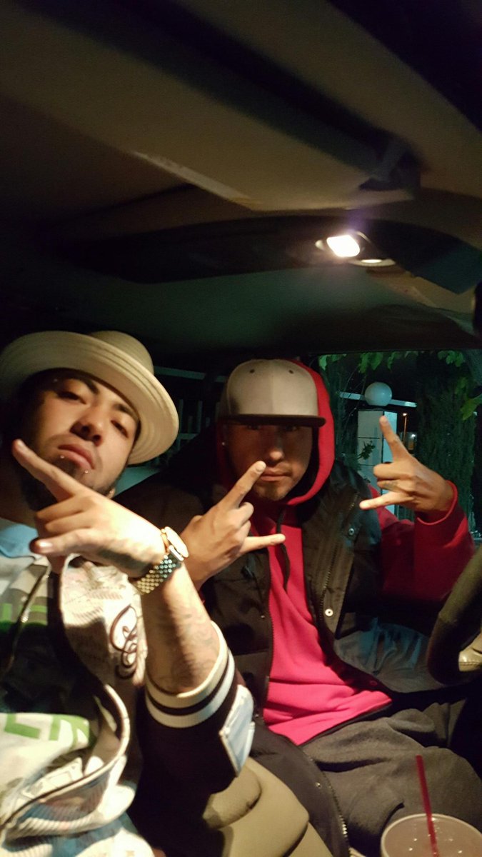 MeskinInfamous's tweet photo. #gk #doubleR #guttakings almost done with #youknowthedeal music video #iam #dainfamousmeskin https://t.co/KT6ft4OGdJ