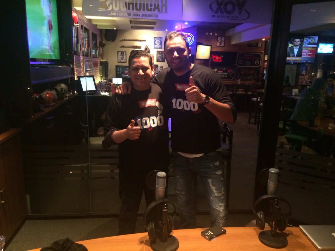 JimmyArturo's tweet photo. Grande @jackohonduras muy contentos de cumplir mil programas de @radiohousehn #RH1000 Un honor compartir micrófonos https://t.co/8ks5154Tzm