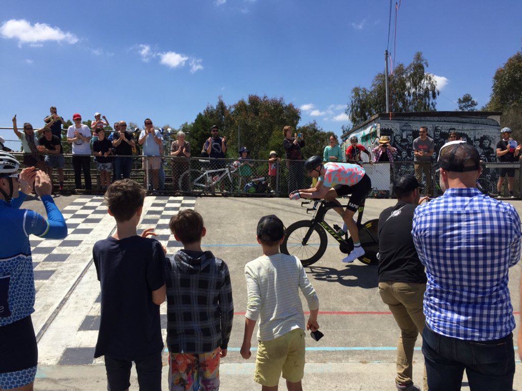 _776BC's tweet photo. #24hours #ausrecord #ginn24 #realathletes #realwork #inspiration @drewginn https://t.co/9hRPE3BIP7
