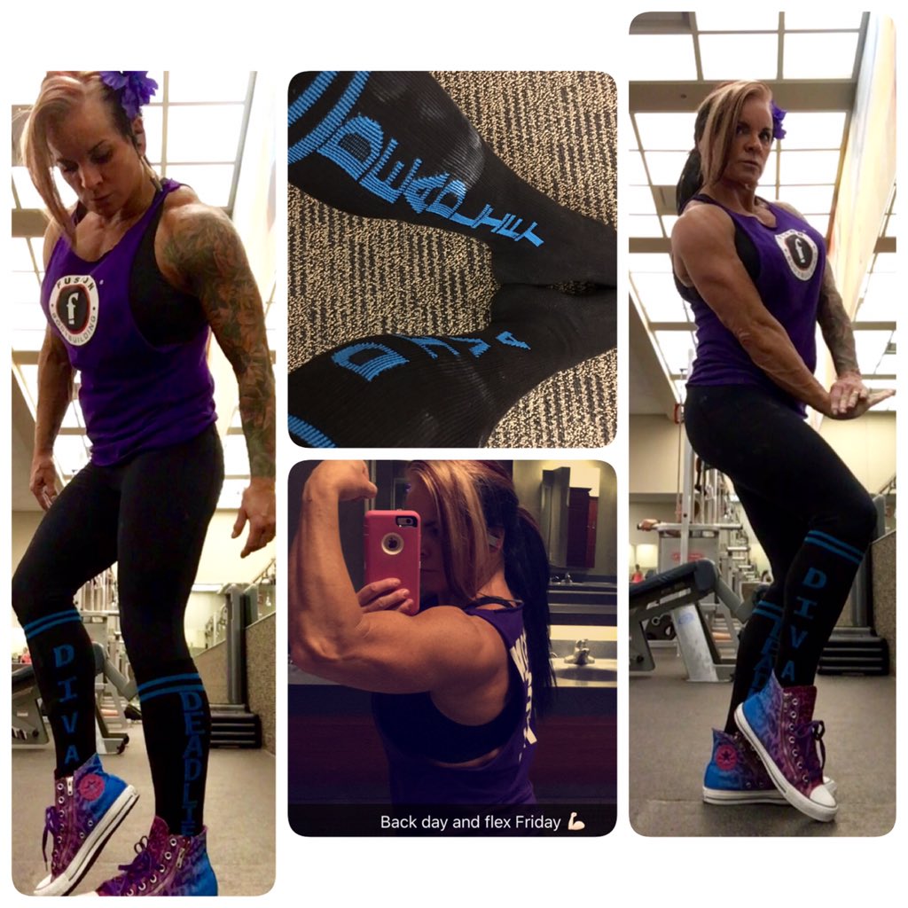 cnesbitt31's tweet photo. My Friday 💪🏻 #backnight @TheSoxBox #soxbox #strong #deadlift #trainharderthanme #FitChicks https://t.co/zGd2aqxucd