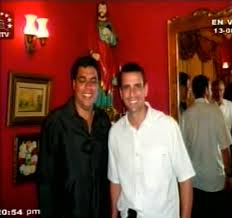 EpaCompadre's tweet photo. #AsiSonEllos Entre Ellos se dan Mucho Amor #UnMundoLoco por eso #EnCaraboboGananLosDeChavez https://t.co/kedQOSaAF7