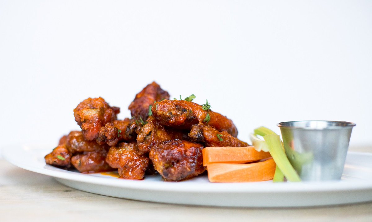 We're serving up $6 Wings every Monday Night with $4 pints of <a href="/StanleyParkBrew/">Stanley Park Brewing</a>! #YYJ #Foodie ow.ly/V4QbL