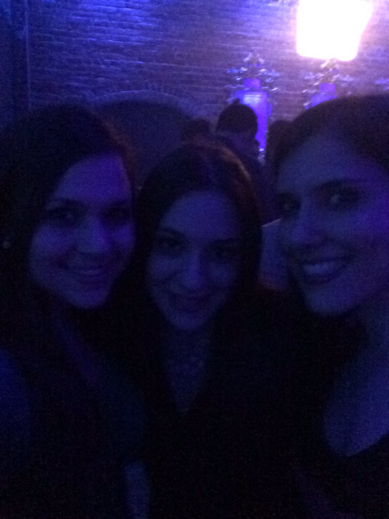 dinatsitouras's tweet photo. #eyselfiemtl #sisters https://t.co/iiHaS4rL12