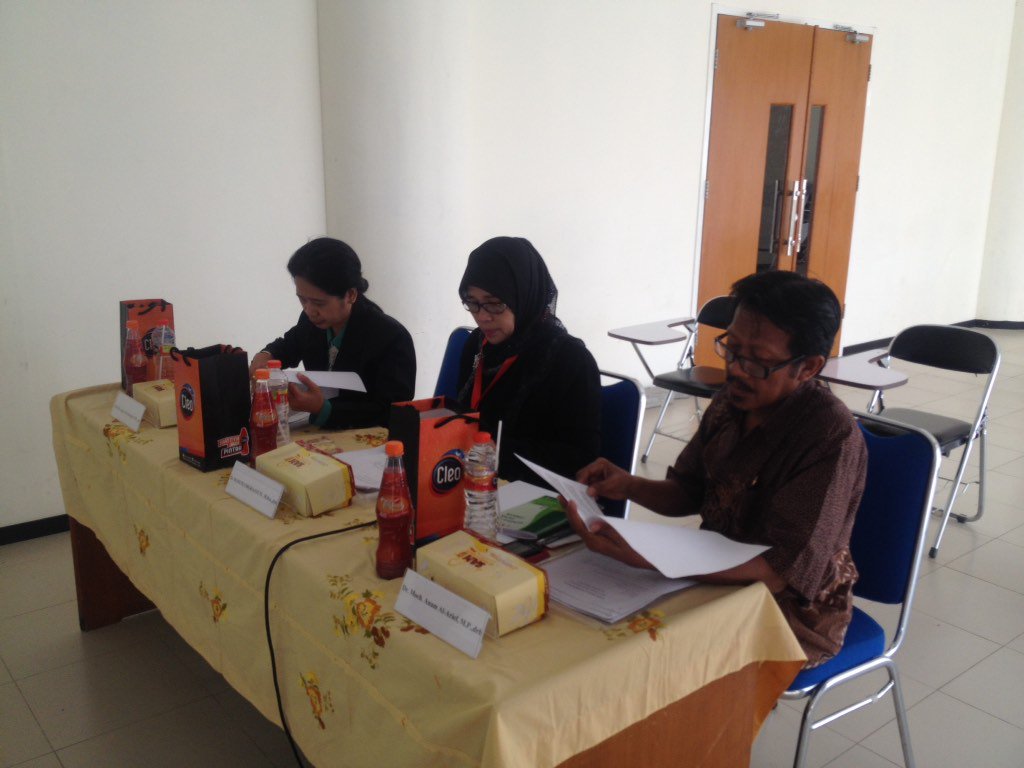 Juri pada presentasi paper ASPC 2015