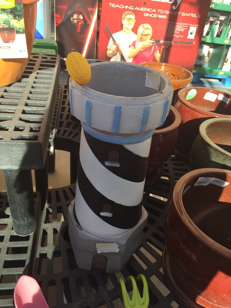 FakeCorn01's tweet photo. Fake Corn is doing his civil duty and helping watch out for ships #GoodCorn #Lighthouse #Ships https://t.co/EaoNR5zDDD