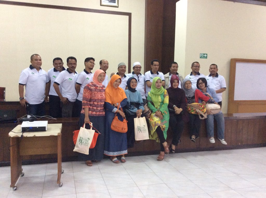Muslim Law Fair 2015 tweet media