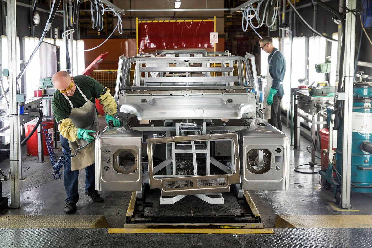 business's tweet image. The last Land Rover Defender will roll off the production line in January bloom.bg/1lwD1fb