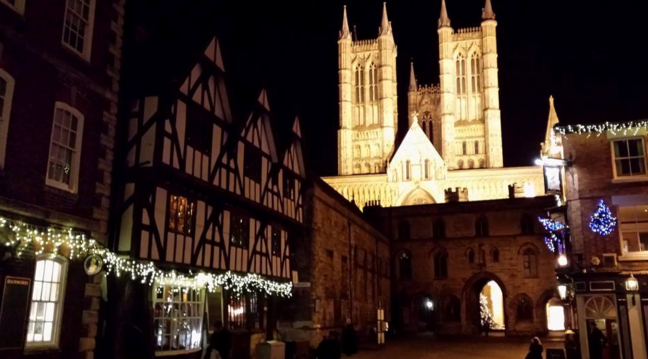 AnglianWater's tweet photo. The Christmas lights are on & we're feeling festive! What do you love about your region? send your pics #YourRegion https://t.co/c41KSUzCWh