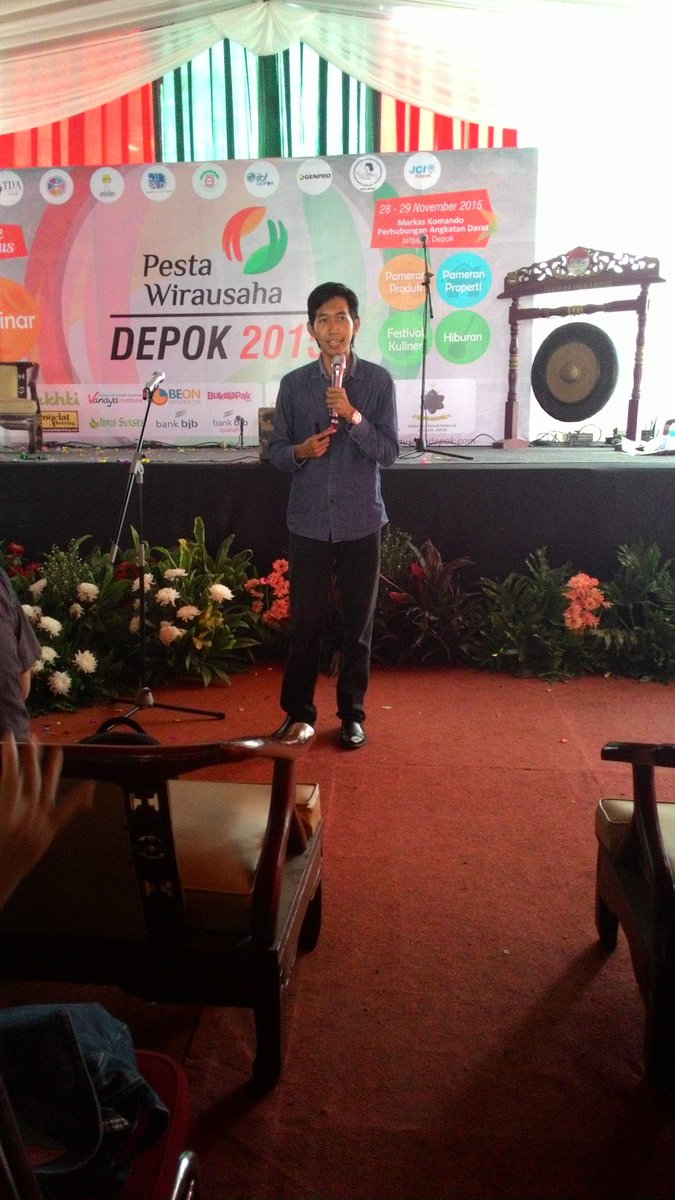 #PWDepok2015 sesi terakhir untuk hari ini, Andreas Sanjaya. ITPreneur dari Kota Depok. cc: <a href="/TDAdepok/">TDA Depok</a> <a href="/TanganDiAtas/">Komunitas Pengusaha Tangan Di Atas (TDA)</a>