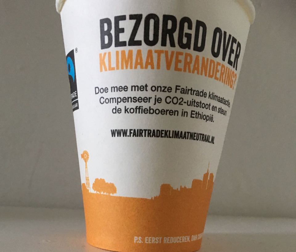 Peeze_Koffie's tweet photo. Goede koffie = #fairtrade! Ook je #CO2 verminderen? Bereken het hier: https://t.co/vnz8JWwrjv #GroeneTopTrein #peeze https://t.co/0qiaPGNlij