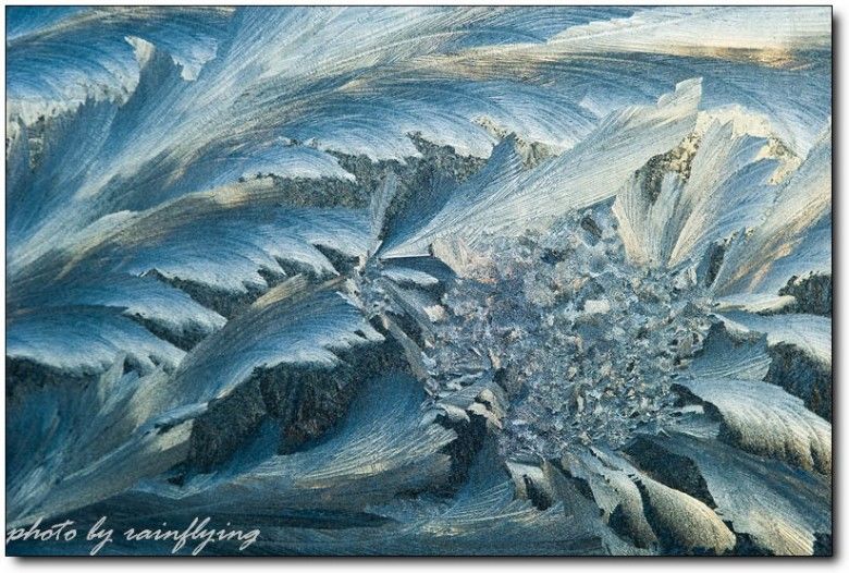 vincentmenezes's tweet photo. #Plume? #Wave?
#Guessagain!~It's
#icestreak~on
photographer's balcony~in
#coldestNovember
#inBeijing >>>
https://t.co/WY3YbIwZHZ