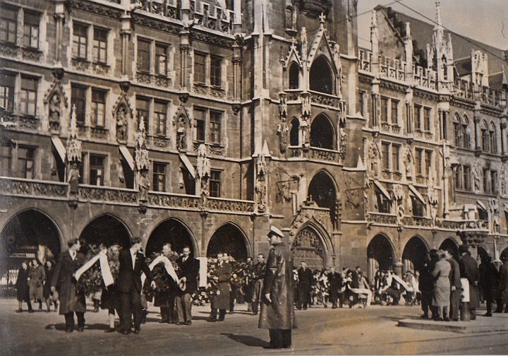 Перша маніфестація в пам'ять про Голодомор. 1948 рік. 
Мюнхен 
#Голодомор #Holodomor