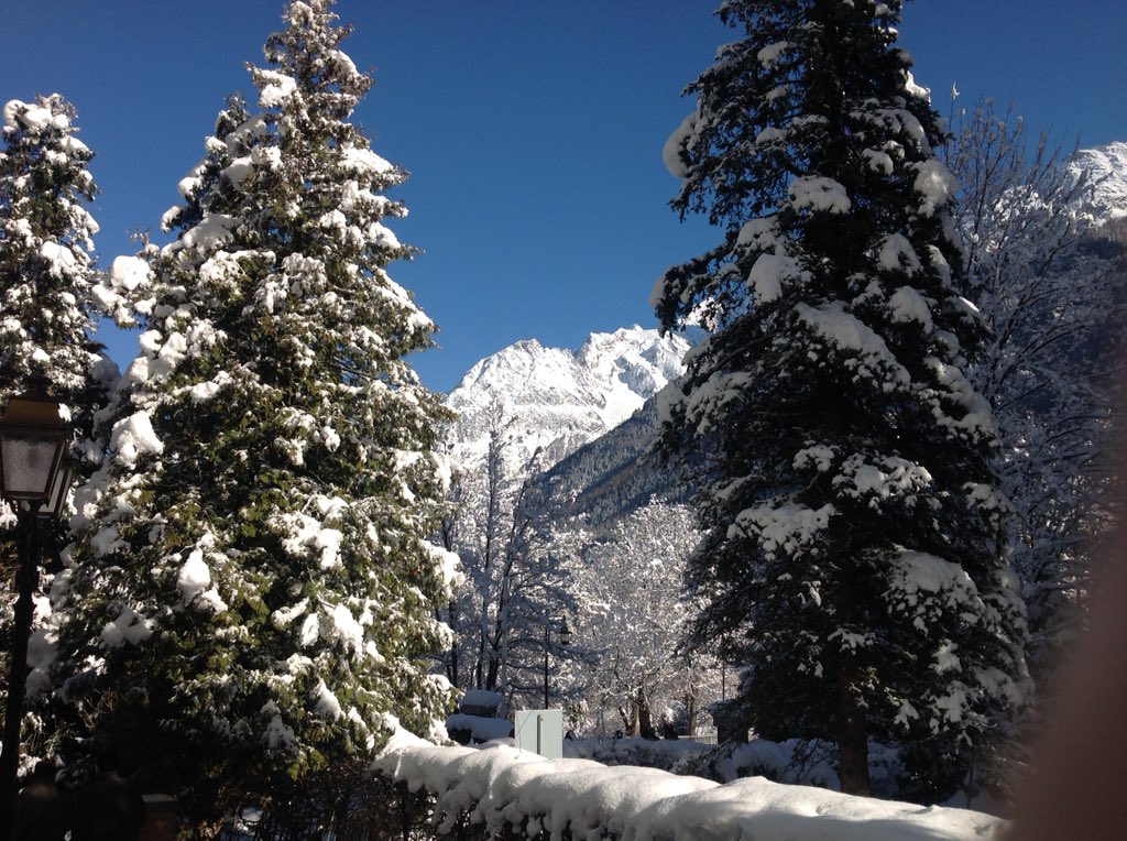 edmayo1's tweet photo. In the snow for the last day of #RMB2015 - a fascinating global exchange on the social &amp; solidarity economy https://t.co/qPNrYrqUAx