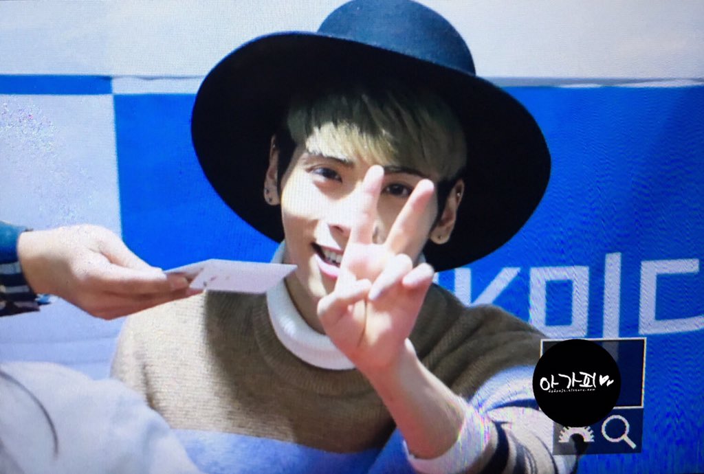 Agape_JT's tweet photo. 151128 종현 - 산하엽 팬싸인 #종현 #Jonghyun https://t.co/uPcK93SjYf