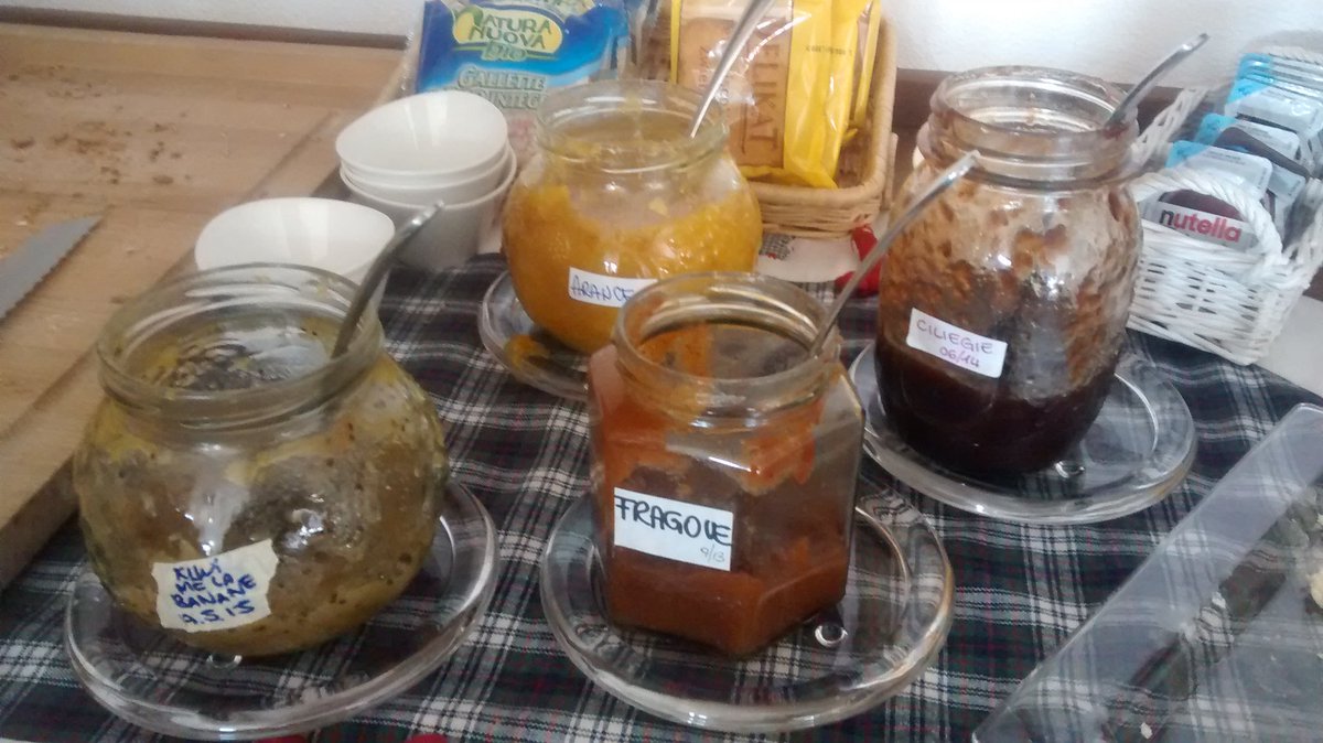 Buongiorno! Chi gradisce marmellata fatta in casa? #krampusfassa #giorniinmontagna