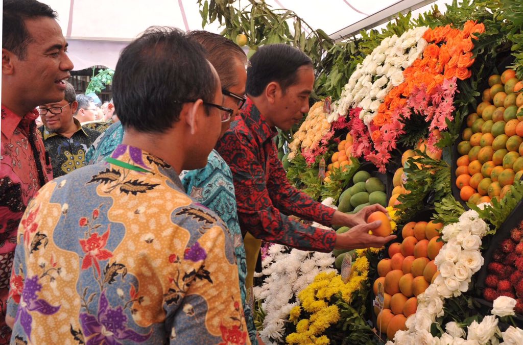 Coba, apa buah lokal yg bisa bersaing dg buah impor? Buah apa yang anda makan sehari-hari? #KonsumsiBuahLokal -Jkw