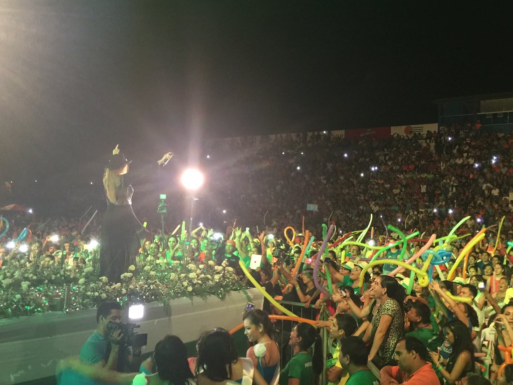 RODRIGODELTOP1's tweet photo. Increíble Show con Alicia Villarreal https://t.co/PJSVWXfWUB