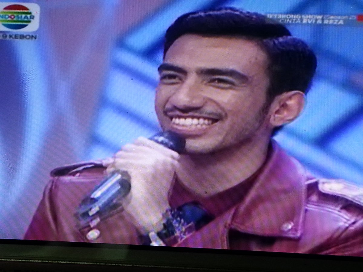 NadaAtifah's tweet photo. REZA ZAKARYA ADALAH
penyanyi yang serba bisa jendre dangdut,pop,arab,ngerep,barat pokoknya komplit dech. https://t.co/XtRdw7sih8