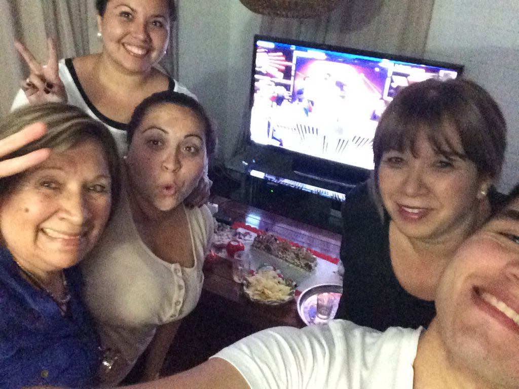 #teletonchile CON LA FAMILIA APOYANDO CON TODOOOO!!! 😛
