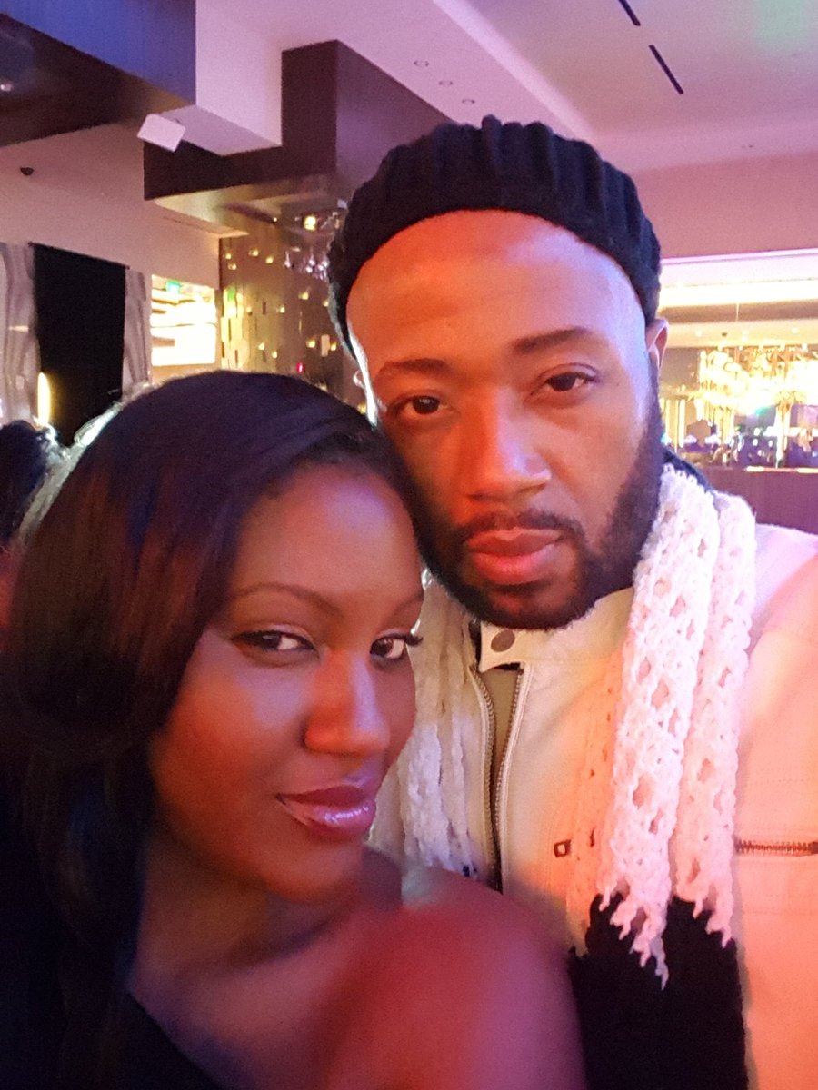 Shotsbykmarr's tweet photo. My sis and I, we outche chillin https://t.co/8yBoEQ7pk9