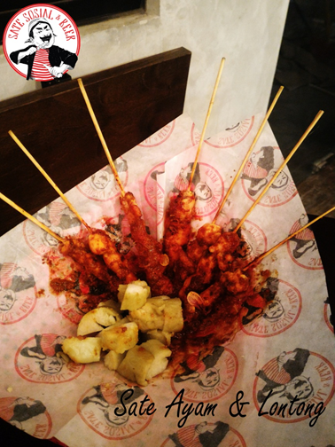 SateSosial's tweet photo. Sate sosial guyss.... yuk ke menteng... #satesosial #menteng #satay #sate #original #sateayam https://t.co/xzUbhXyTC1