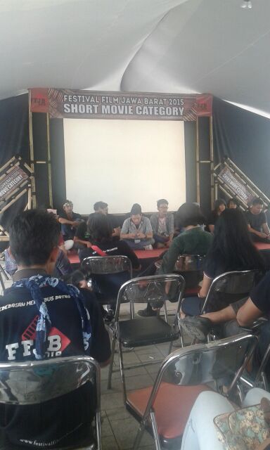 FestFilmJabar's tweet photo. Sharing Para Sutradara 20 Film Pilihan BKPP #FFJB2015 ttg kendala pembuatan film pendek produksi mereka. https://t.co/hdrMFuI6P4
