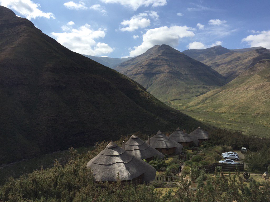 loveAfrica_'s tweet photo. A beautiful day for #LUT2015 - 50km SkyMarathon. #SkyRunning at its best. https://t.co/KB56XaLDfG