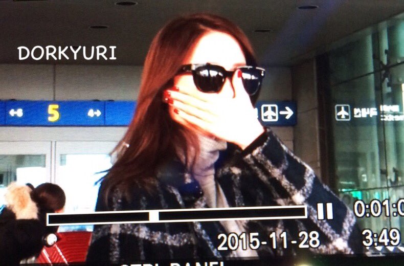 [PIC][28-11-2015]YoonA trở về Hàn Quốc vào chiều nay CU4XD0XUEAA1TXd