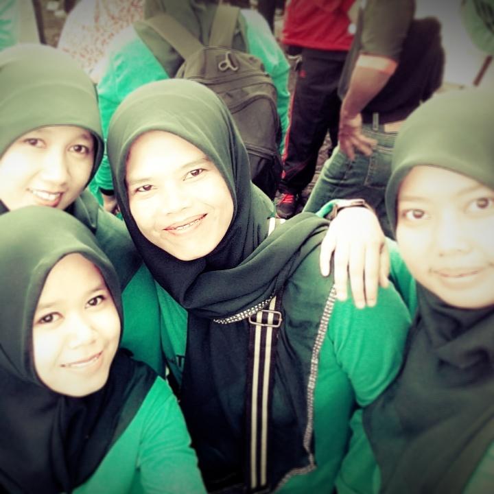 KekeyFirdsus's tweet photo. Jalan sehat HUt PGRI ke 70 https://t.co/qoniULcLbY
