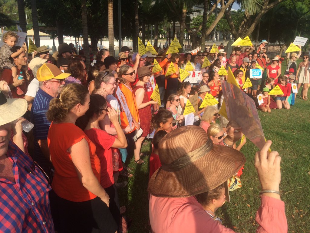 EDO_NT's tweet photo. #peoplesclimate #darwinheatwave big NT turn out 4 #climate action@GregHuntMP @adamgiles @billshortenmp @fanniebay https://t.co/o7IKLFUcEj