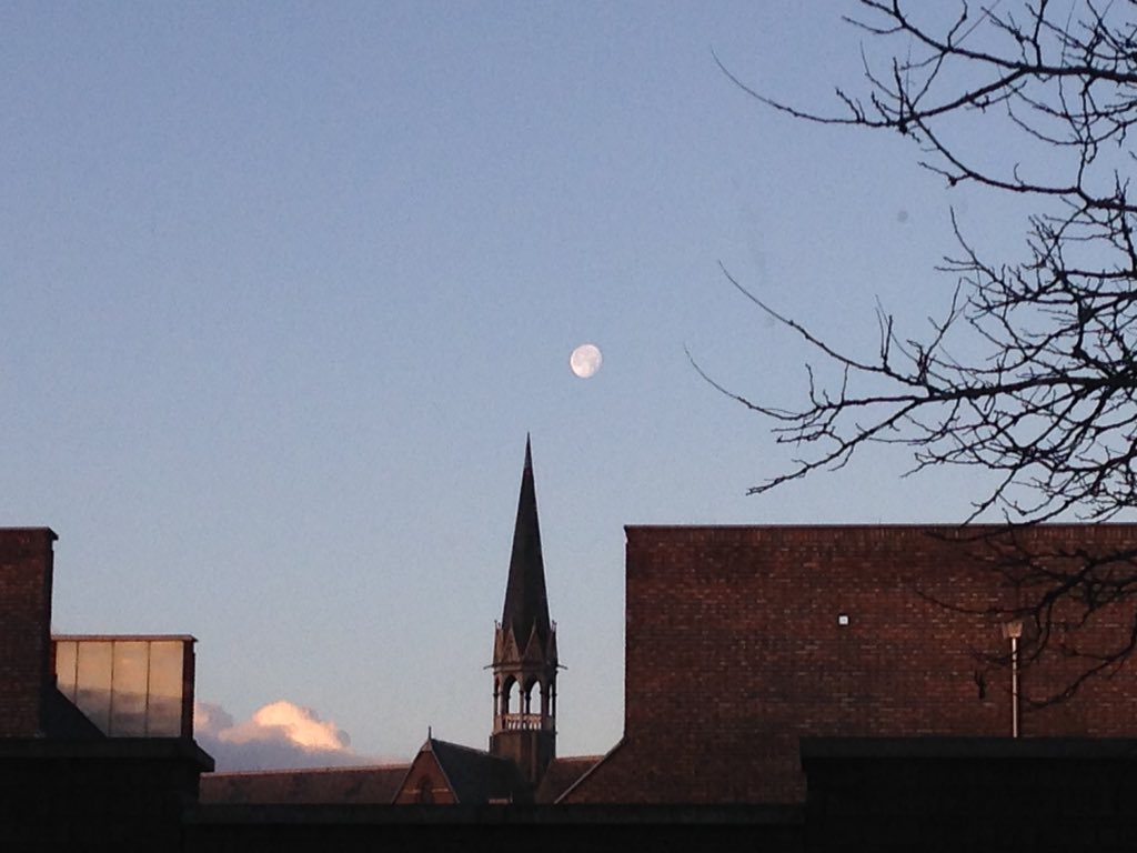 ThomasBreuker's tweet photo. Only 1 more hour and the moon and church are in alignment. All is going according to plan. Muhawhawhawww https://t.co/TSNL1WxQQk