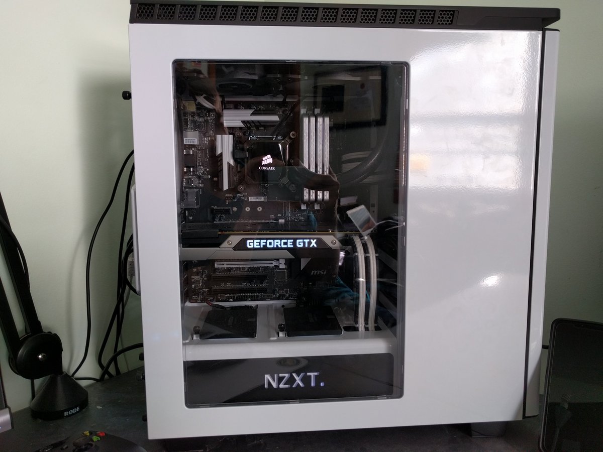GamerSetups's tweet photo. Nice ultra widescreen setup from /u/Clipboards https://t.co/2qztnyt7vx