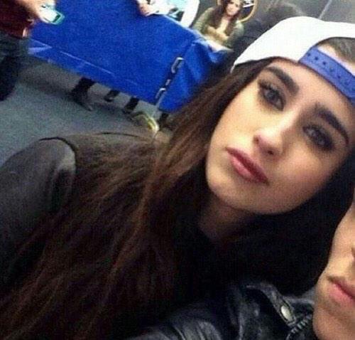 choose5hedition's tweet photo. pick one lauren in a snapback https://t.co/iFUexenXqL