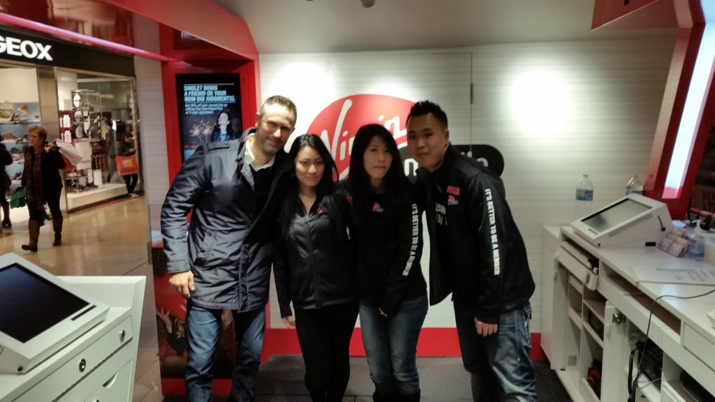 iwong84's tweet photo. @SY_Roadtrip steve visiting team pc! https://t.co/LSwMlMG8dO