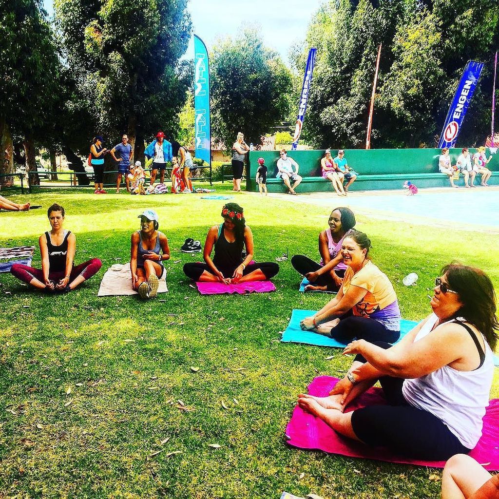 KFMza's tweet photo. #girls finish up their #pilates with some #stretches #fit #summerbodies #KFMBigChill #KFML… https://t.co/kFxRWrUfTN https://t.co/FdcH2UNgIs