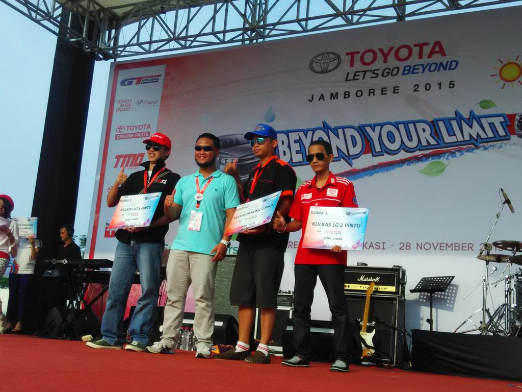 #axic juara game dempet-dempetan #ToyotaJamboree2015 <a href="/ToyotaID/">Toyota Indonesia</a> #banggaBersamanya